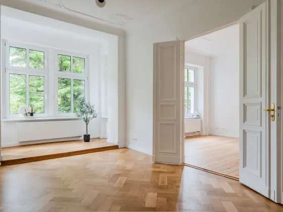 Zimmer mit Fischgrätparkett